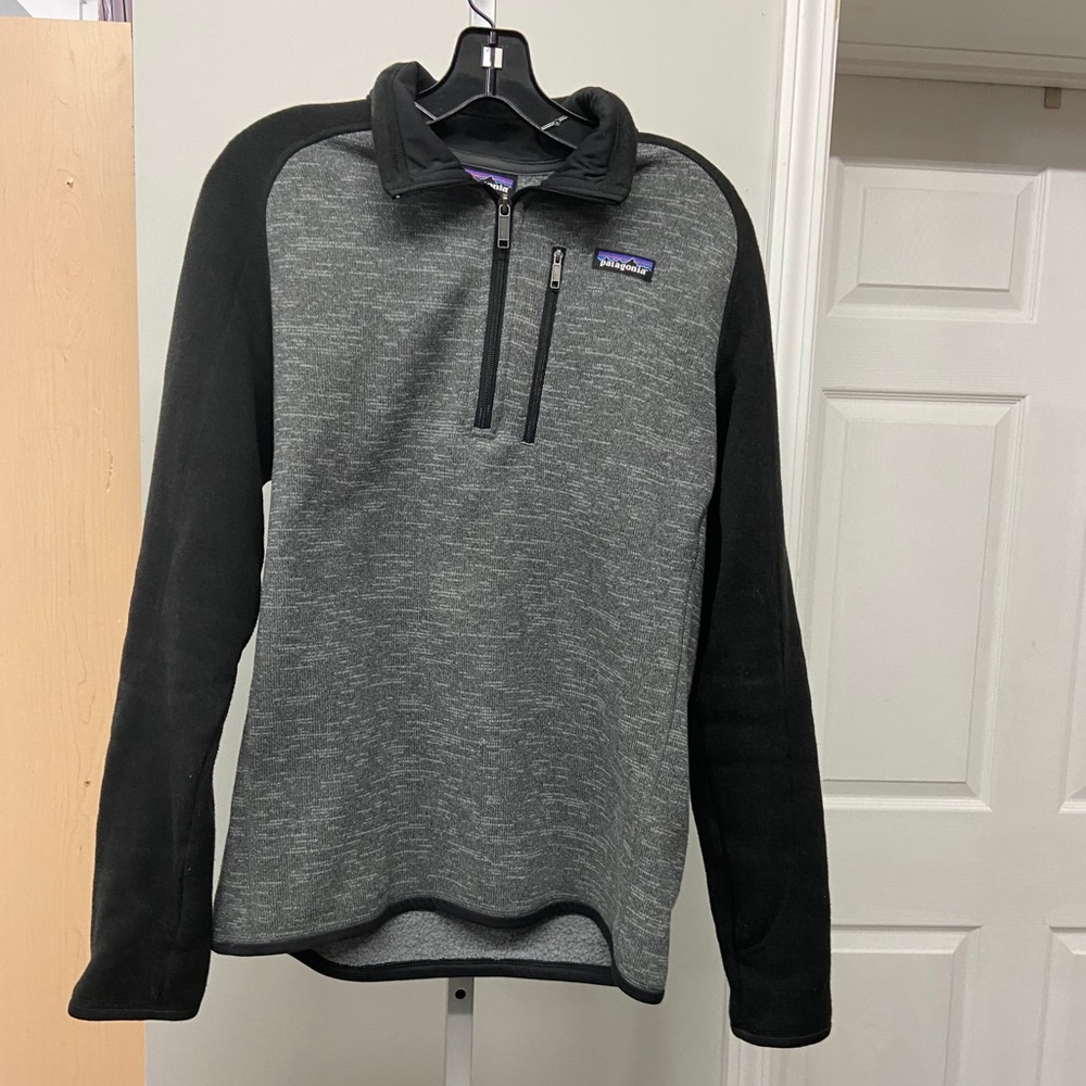 Patagonia pull over fleece top